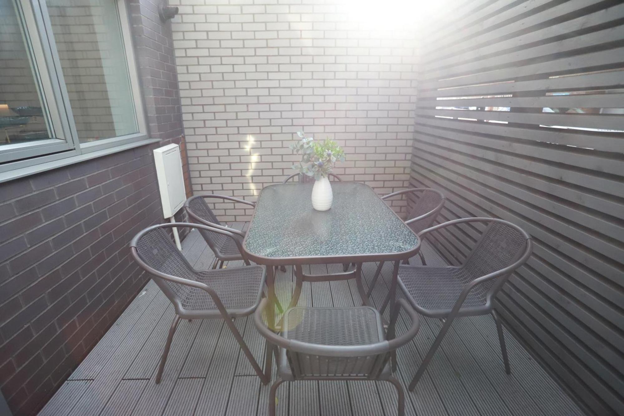 Spacious 3-Story Retreat With Rooftop Terrace And Modern Amenities Londra Dış mekan fotoğraf