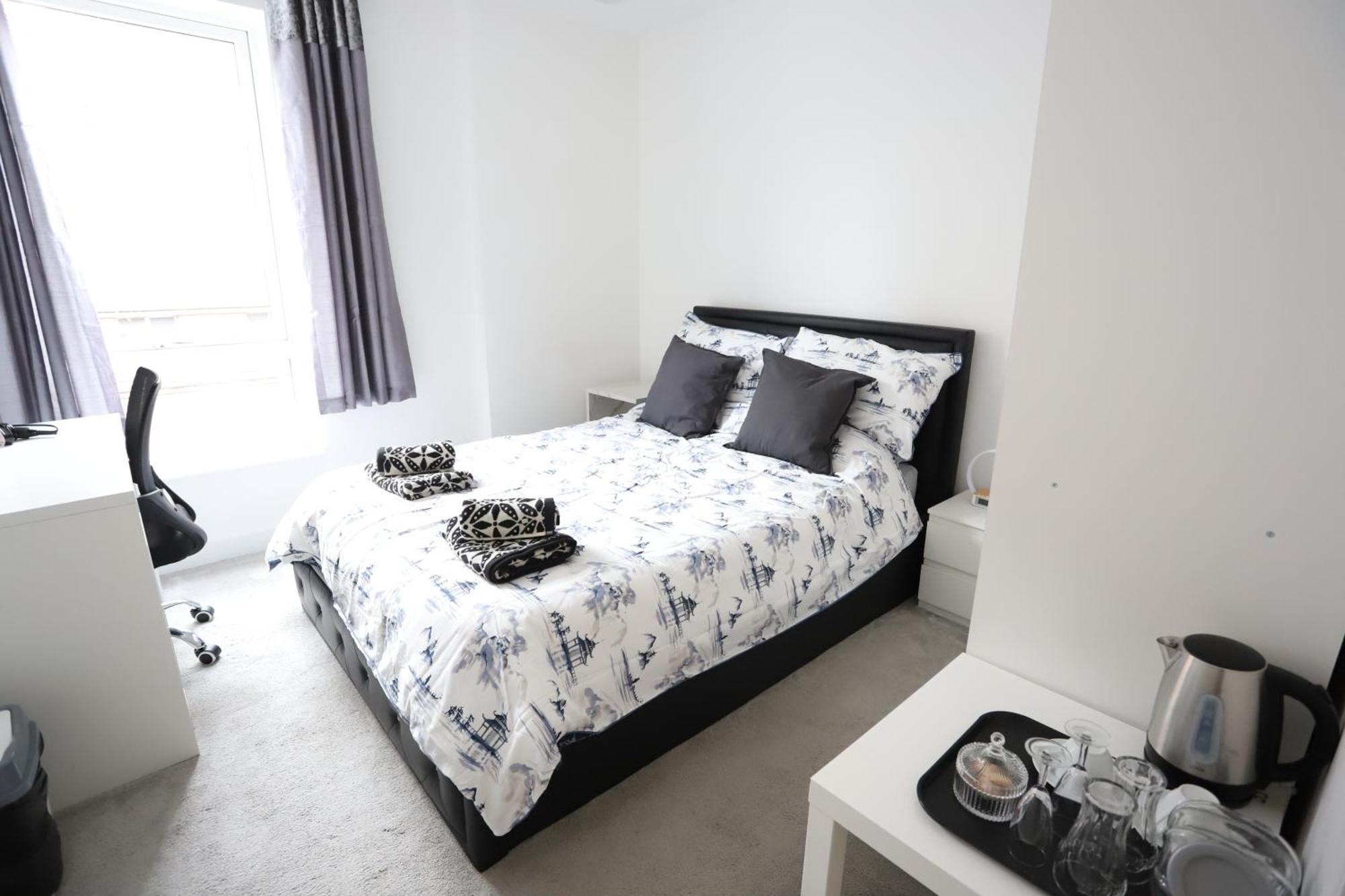 Spacious 3-Story Retreat With Rooftop Terrace And Modern Amenities Londra Dış mekan fotoğraf
